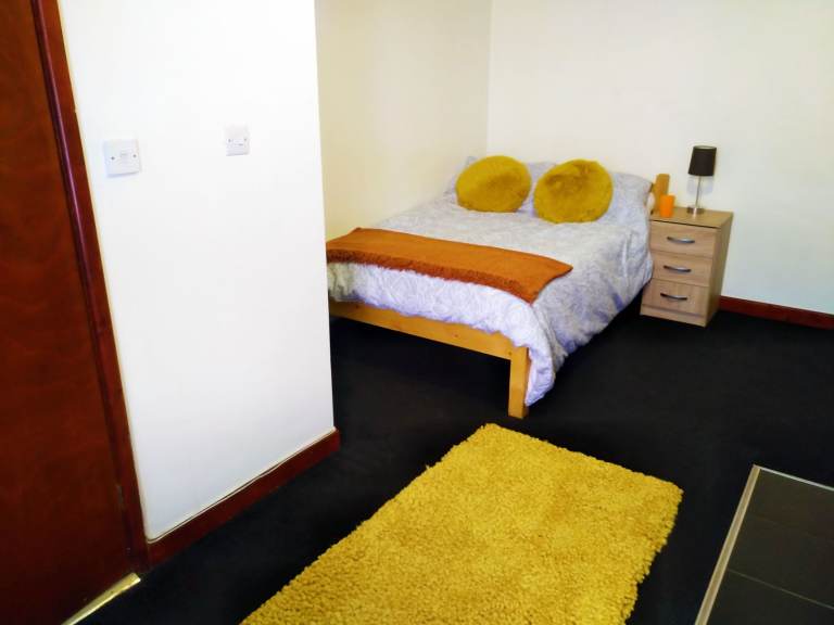 Studio flat - Shirley - BILLS INC - Available NOW