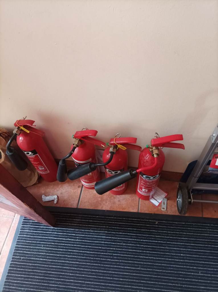 Fish Tank Fire CO2 Extinguishers, 2 kg. Carbon Dioxid