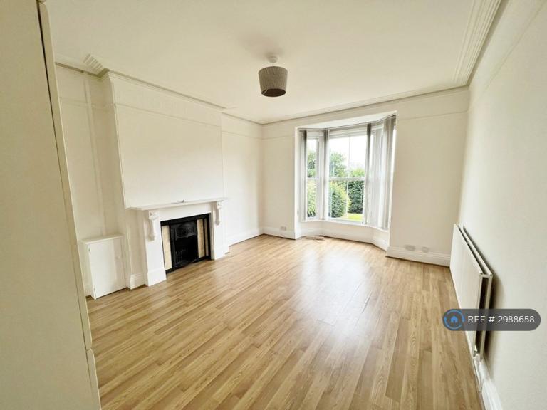 1 bedroom flat in Durleigh Road, Bridgwater, TA6 (1 bed) (#2988658)