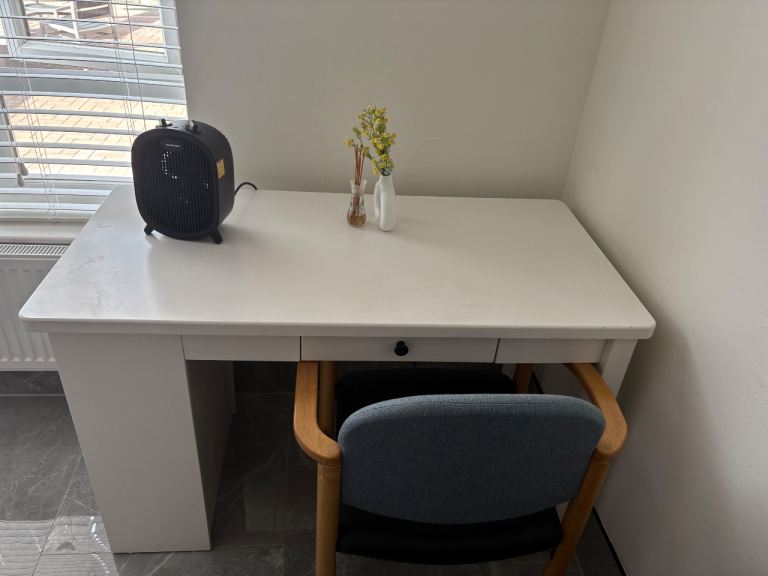 Study / computer table 