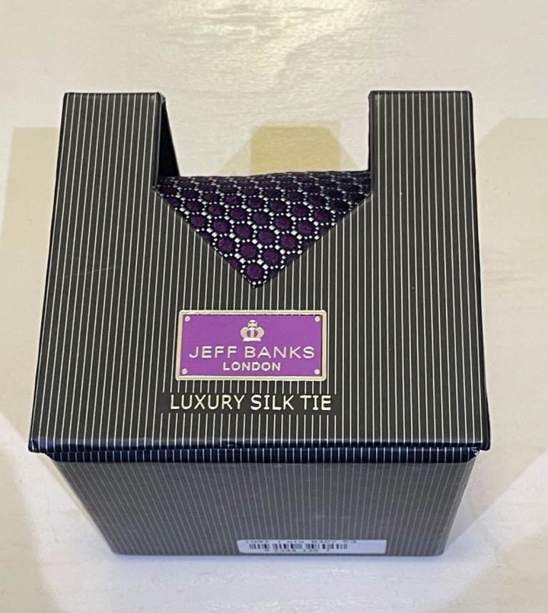 JEFF BANKS SILK TIE, BNIB - Men's Gift Item