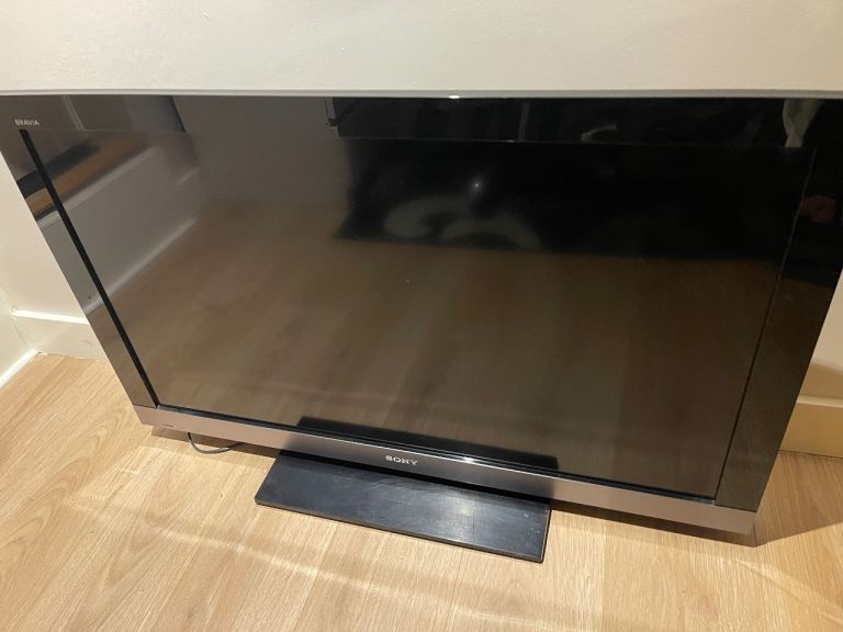 Sony 40” TV with original remote 