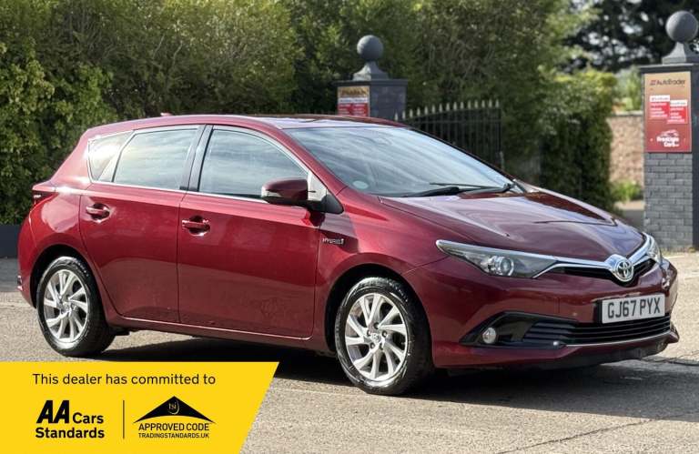 2017 Toyota Auris 1.8 VVT-h Business Edition CVT Euro 6 (s/s) 5dr (Safety Sense)