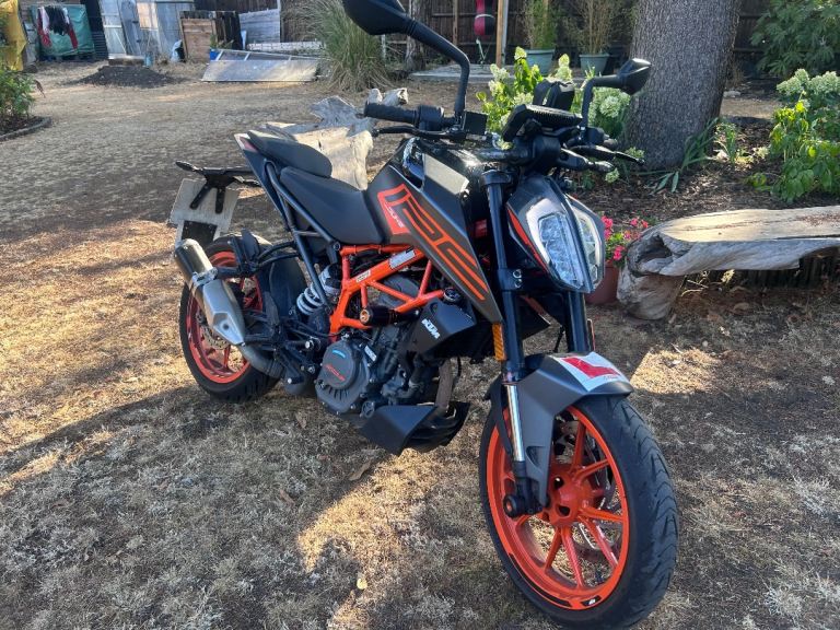 KTM Duke 125