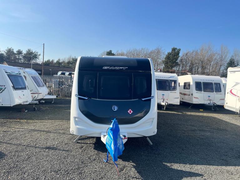 Swift Challenger 650 2023 twin axel 