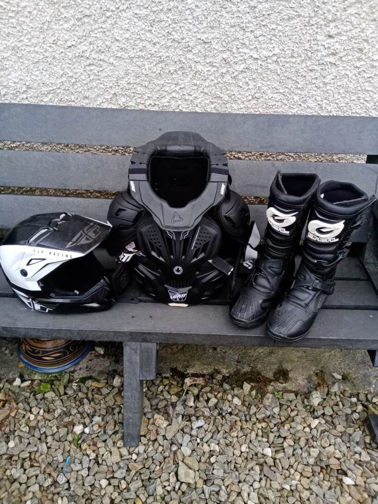 MX PROTECTION GEAR AS NEW CONDITION dition
