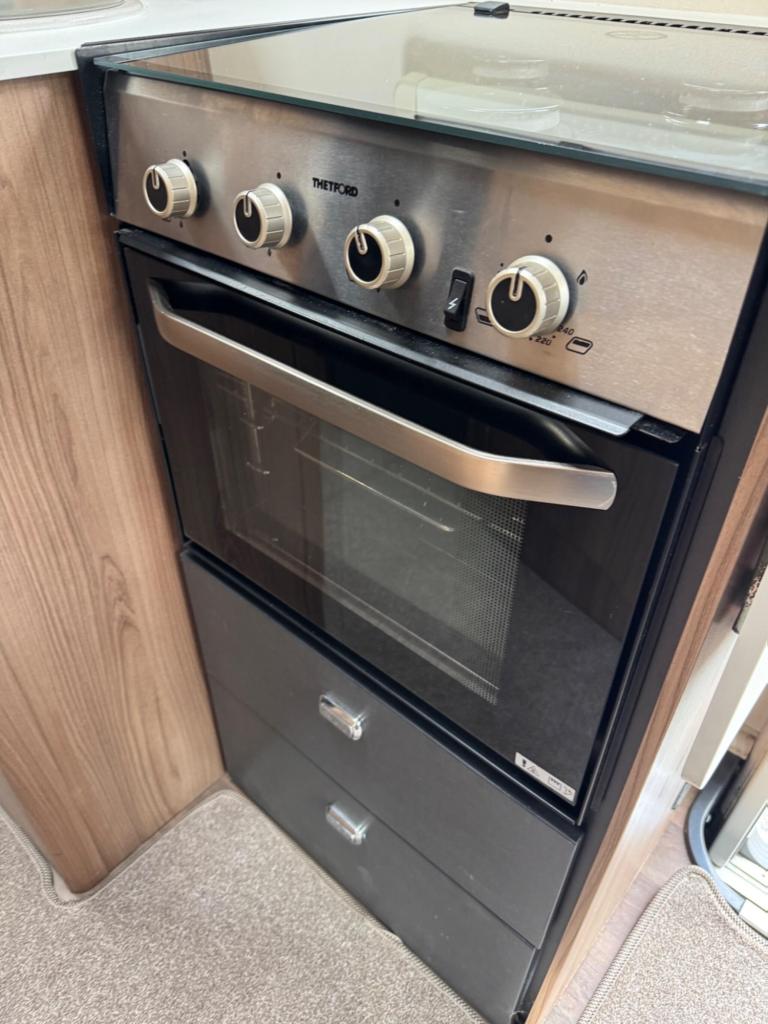 SWIFT ESCAPE 695 - 2017