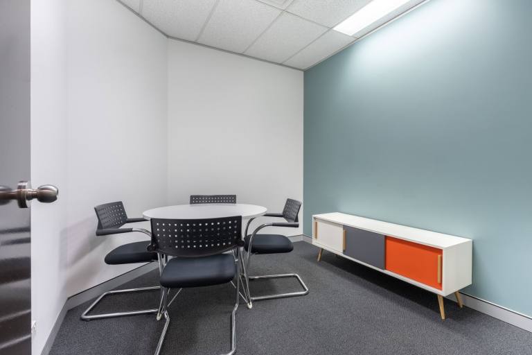 Birmingham - B3 3AS \ Productive Team Workspace with 4 Workstations
