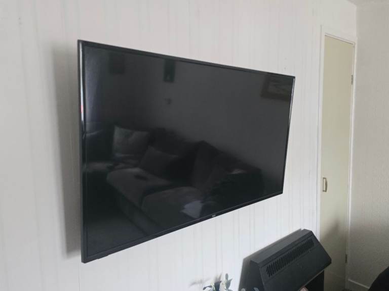 Smart tv 55 inch as new 