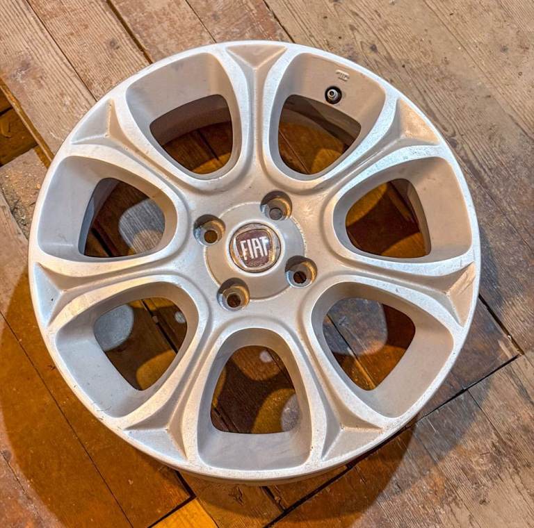 4 x Fiat 16'' alloy wheels - Genuine Fiat Punto.  May suit others like the 500