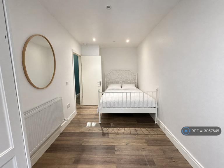 1 bedroom in Mitcham Lane, London, SW16 (#3057645)