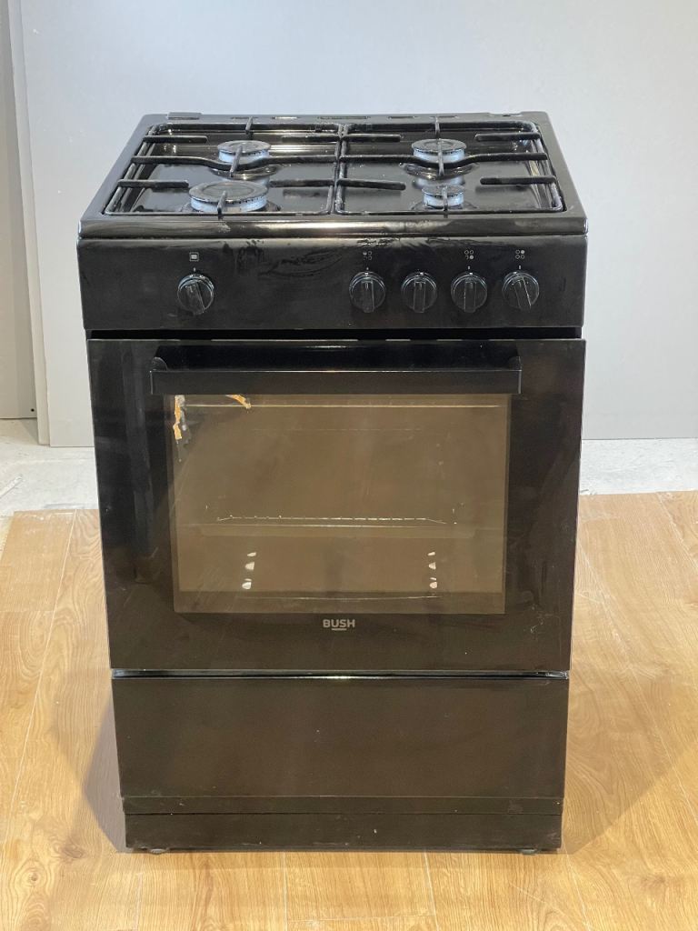 Free standing gas cooker