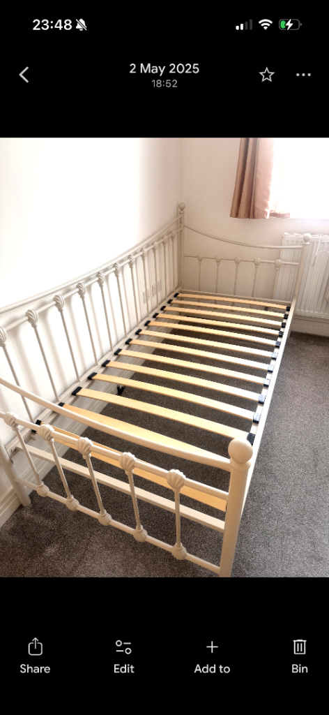 Single Day Bed and matress