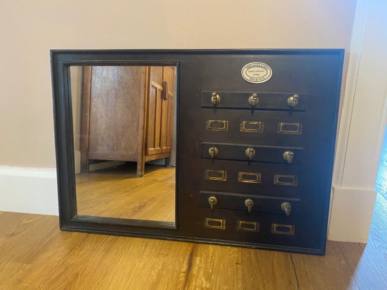 ‘Edinburgh’ key rack - great condition