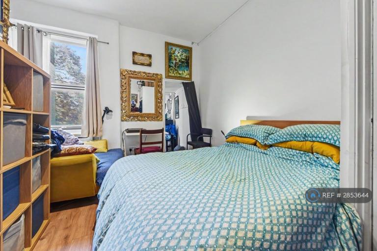 Studio flat in High St, London, N8 (#2853644)