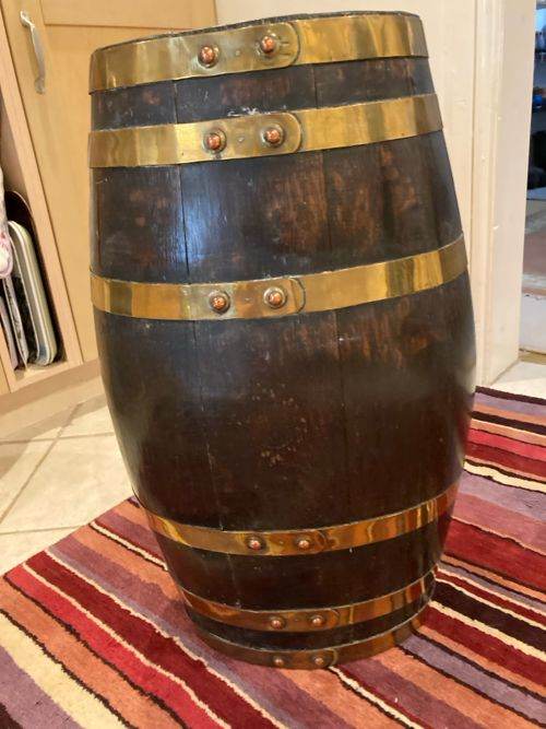 Antique Oak Barrel with Six Brass Bands – Good Condition