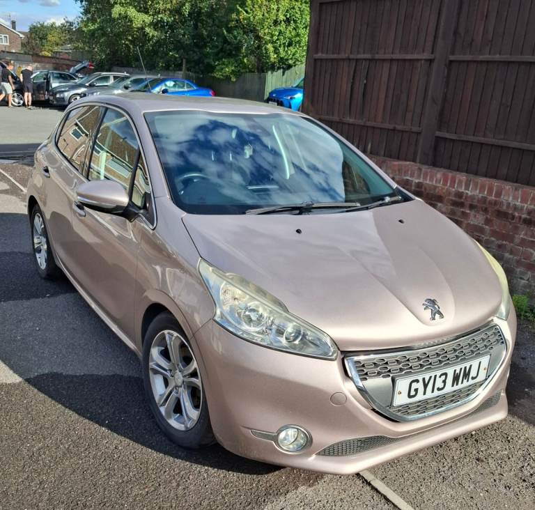 Peugeot, 208, Hatchback, 2013, Manual, 1397 (cc), 5 doors