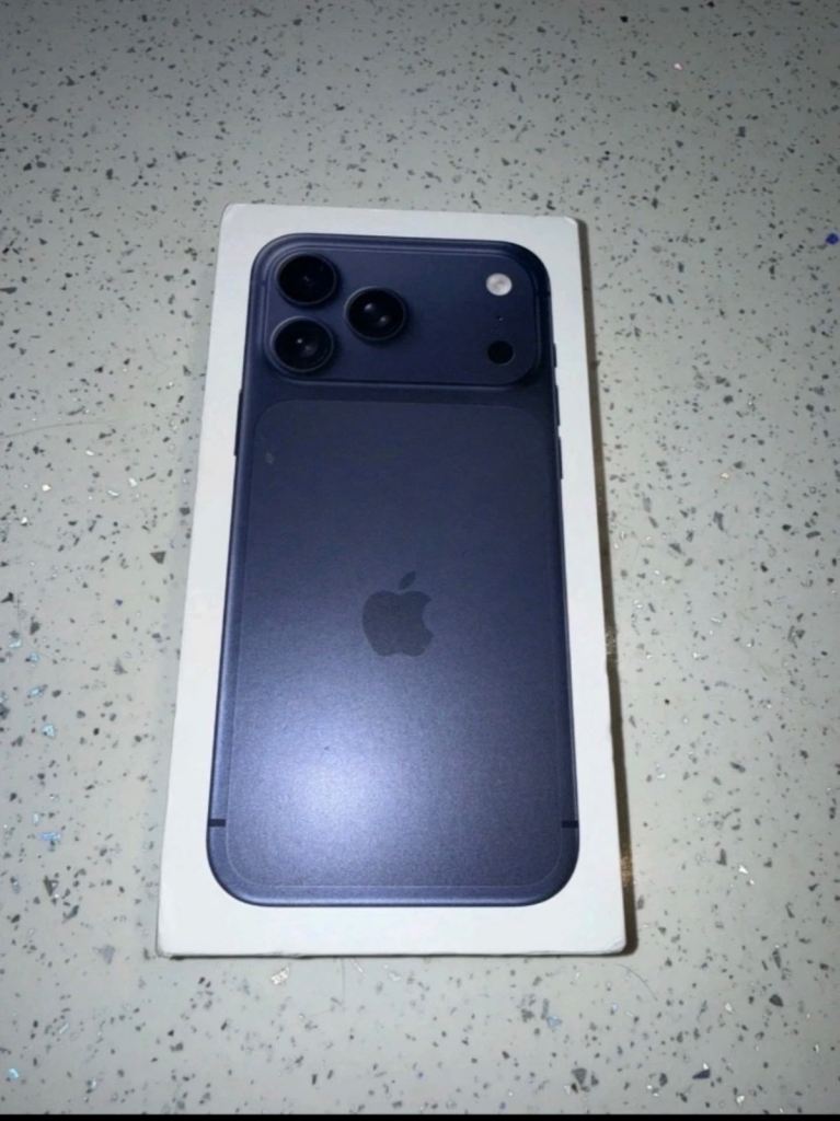 Apple IPhone 17 Pro Max Deep Blue 256gb