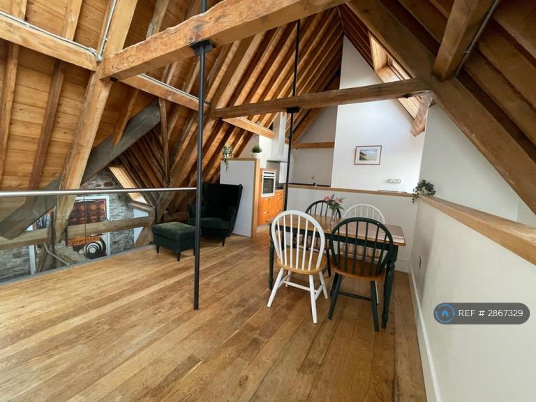 2 bedroom flat in Queen Charlotte Street, Bristol, BS1 (2 bed) (#2867329)