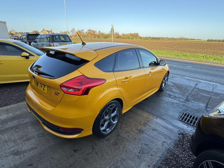 FORD FOCUS 2.0 TDCi ST-3 Yellow Auto Diesel 2018