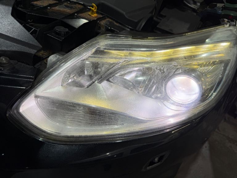 Ford focus xenon headlights 