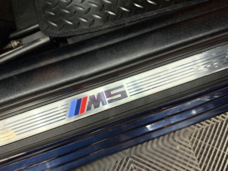 BMW M5 4.4 M5 Saloon 2011