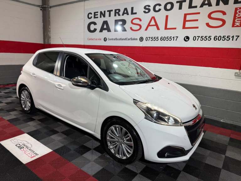 2019 Peugeot 208 1.2 PureTech 82 Signature 5dr [Start Stop] HATCHBACK PETROL Manual