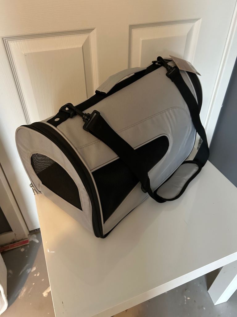 Cat/dog pet carrier