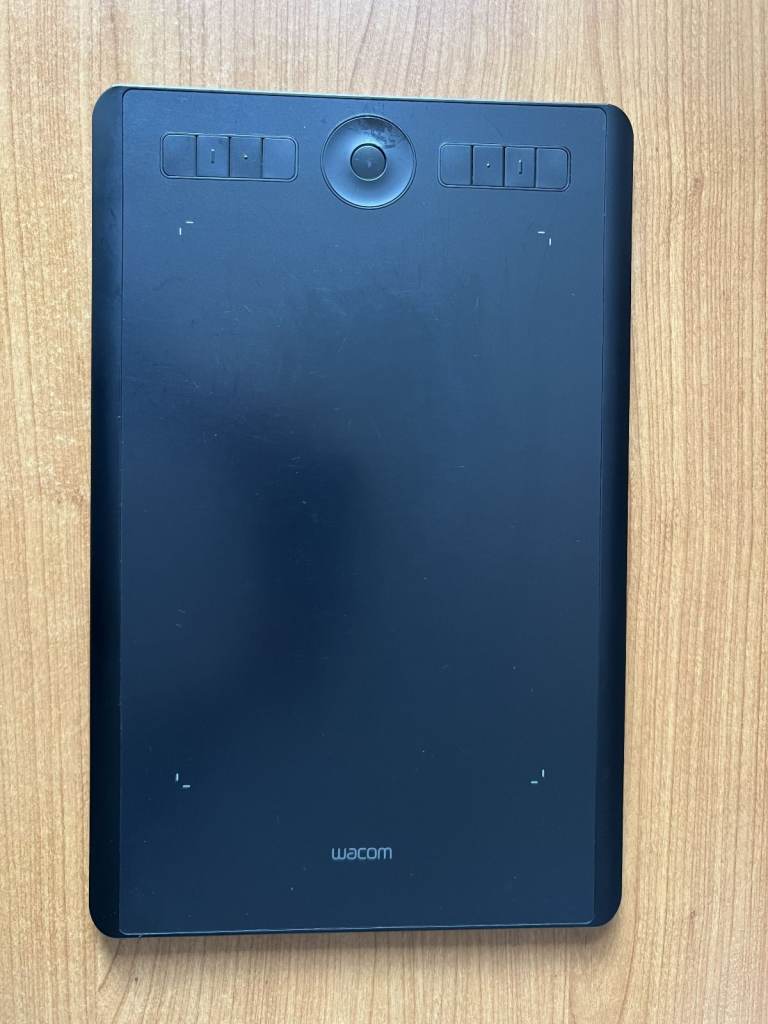 Wacom Intuos Pro Medium Graphics Tablet PTH-660