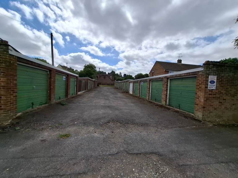 Garage/Parking/Storage to rent - South View Gardens (opp House 59)  SP10 2AQ