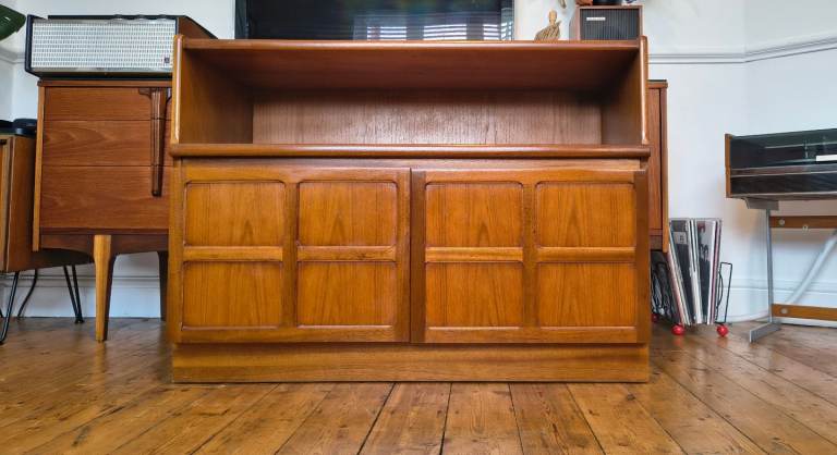 Mid century vintage teak Nathan squares compact sideboard TV stand