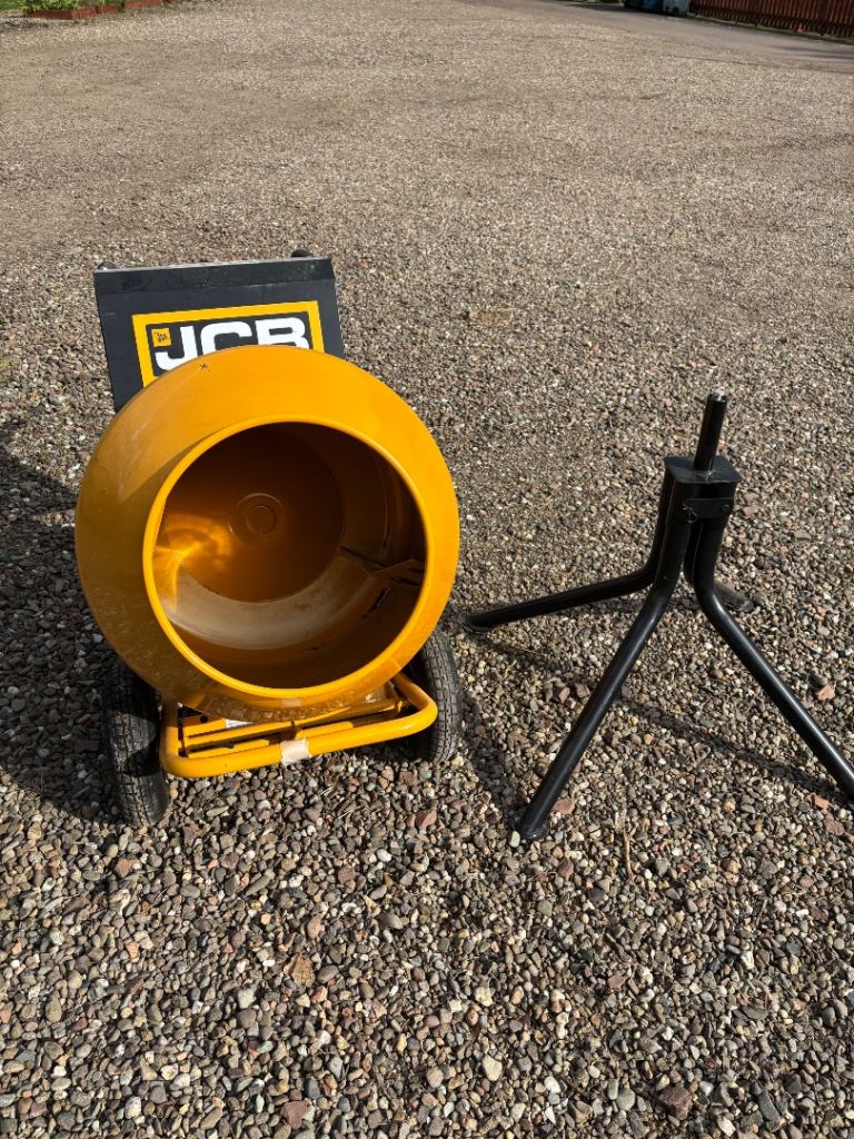 JCB 134L concrete mixer 