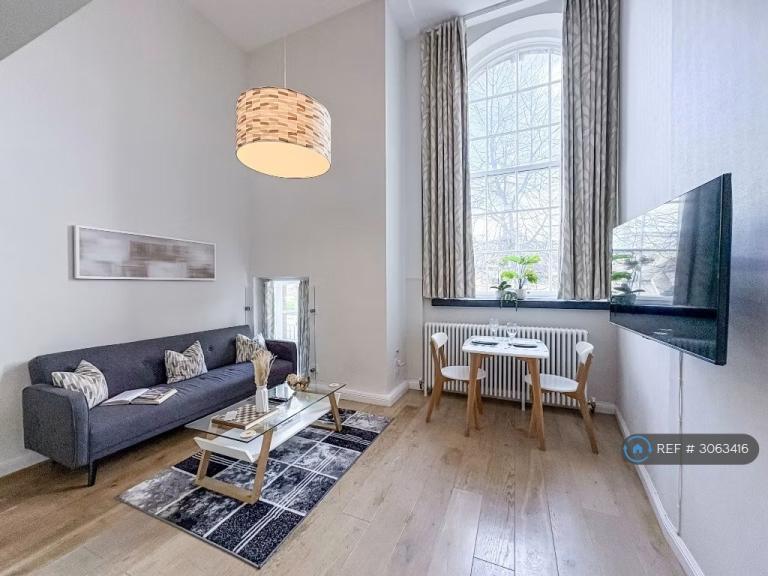 1 bedroom flat in Mcdonald Road, Edinburgh, EH7 (1 bed) (#3063416)