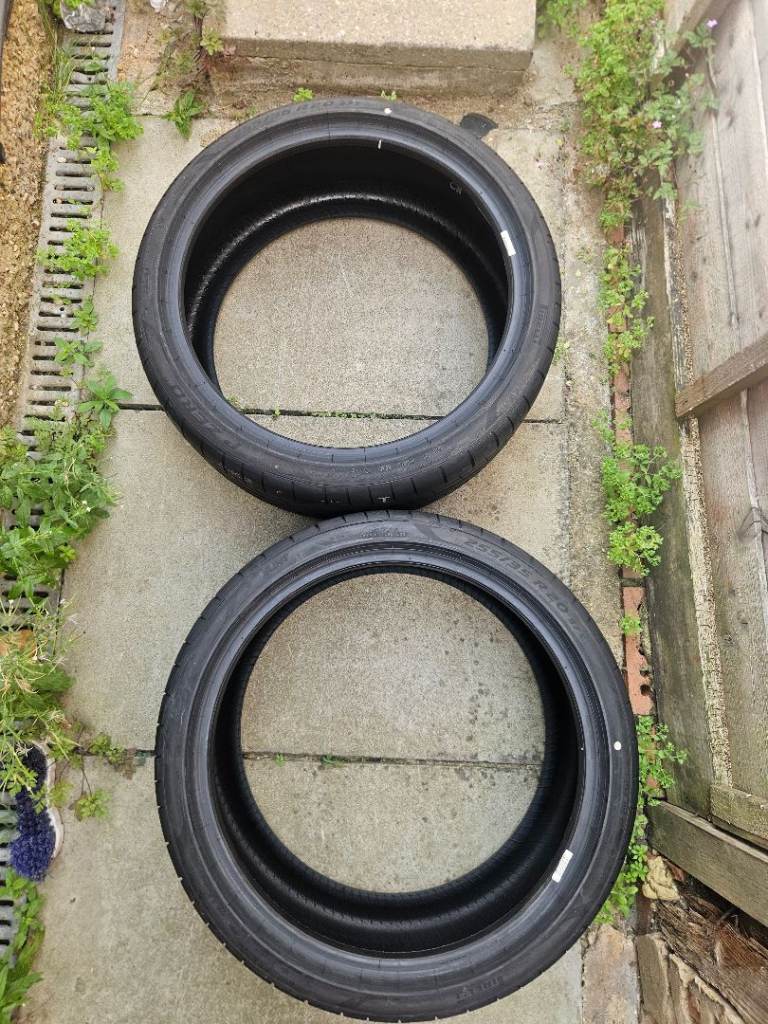 Brand New Pirelli 255/35/20 x2