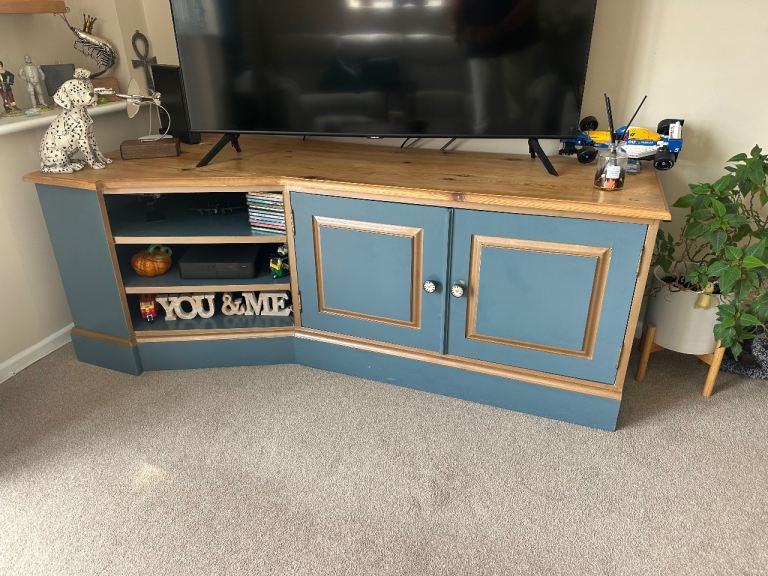 Painted pine tv entertainment unit/ sideboard. Solid. 