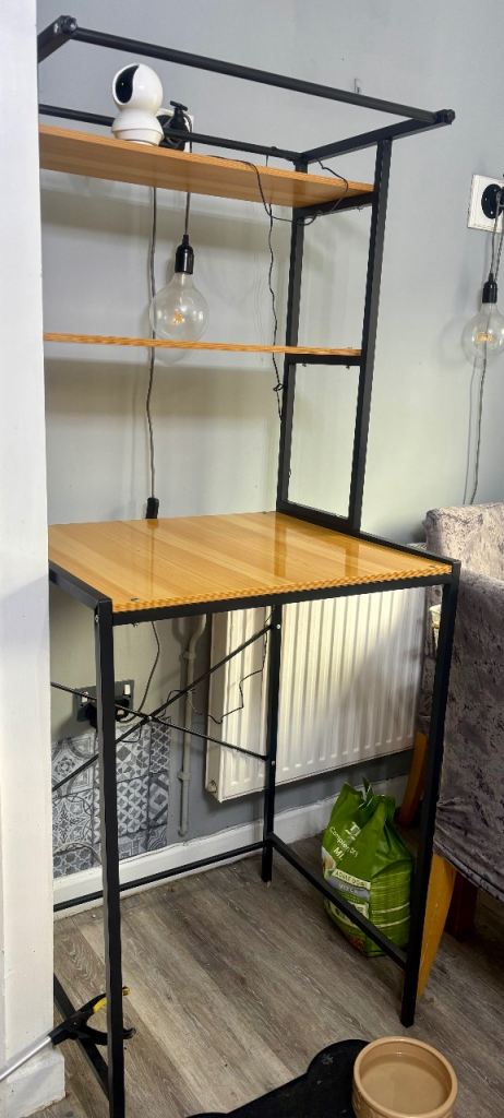Shelving unit 