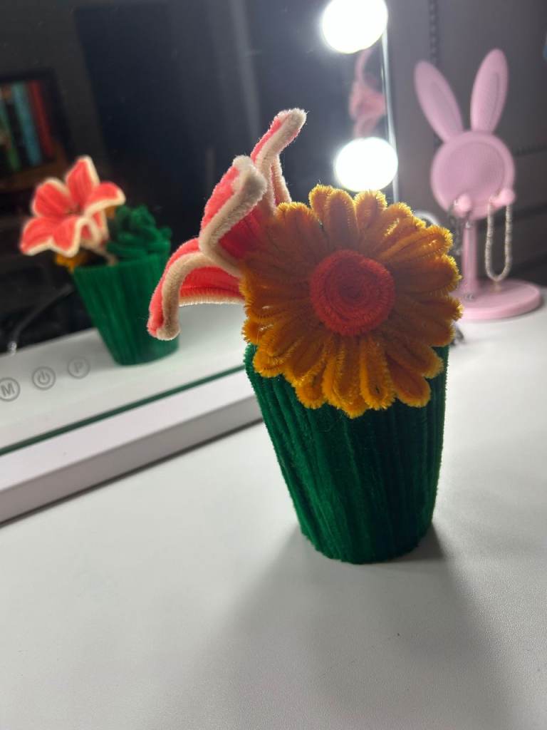 Lily/rose/sunflower plant pot