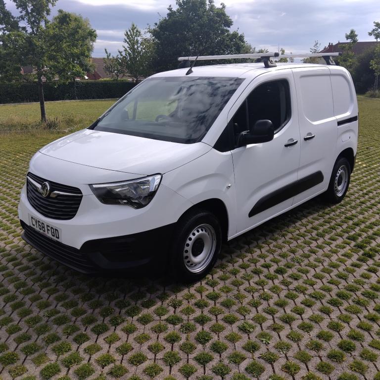 VAUXHALL COMBO CARGO 2000 1.6 TURBO D 100PS H1 EDITION VAN 2019 / 68 @ MCD CARS