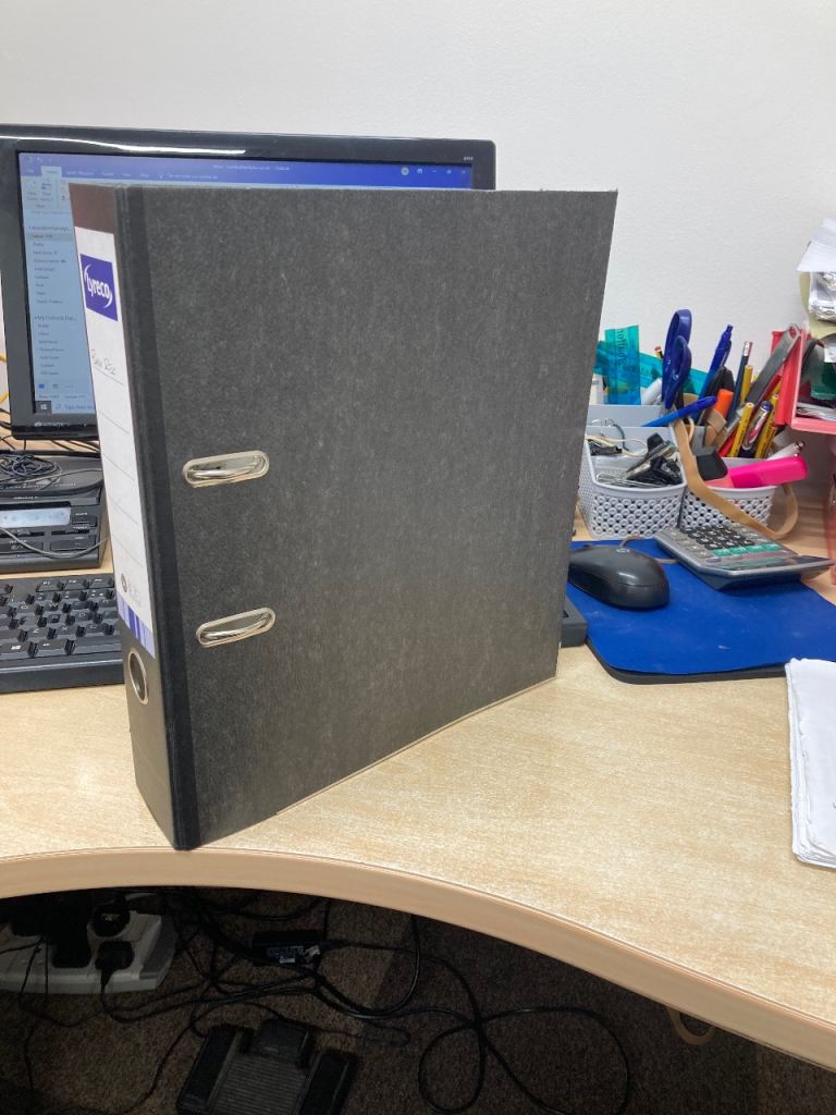 Lever arch folders 