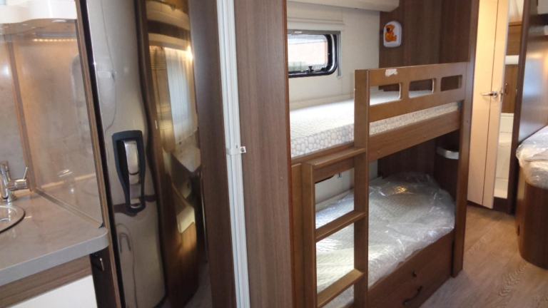 Hobby Prestige 720 UKFe 7 BERTH,FIXED BED,FIXED BUNK BEDS IN VERY NICE C... 2019