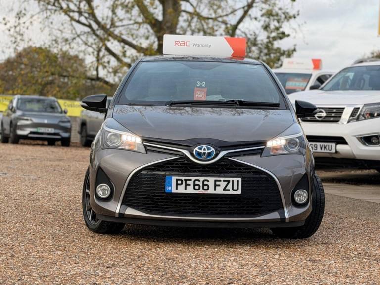2016 Toyota Yaris 1.5 VVT-h Design E-CVT Euro 6 5dr Hatchback Automatic