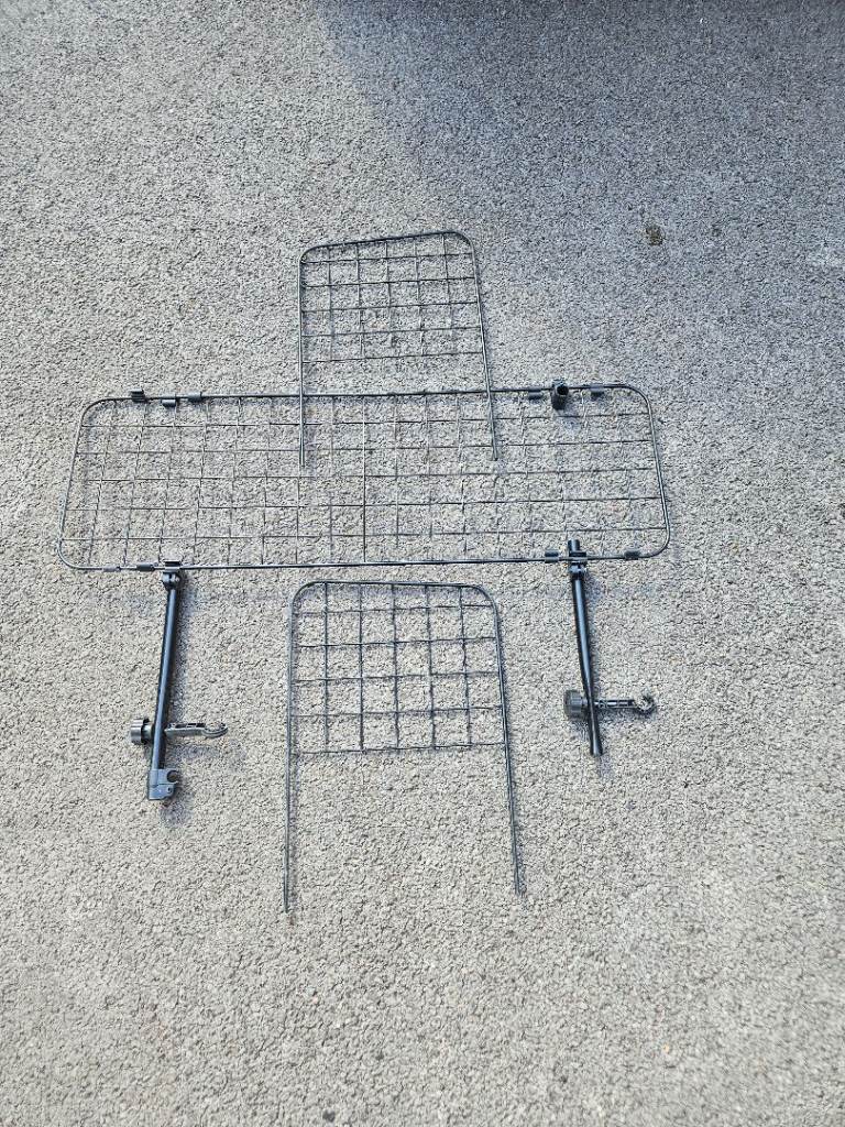 Adjustable car dog gurad FREE