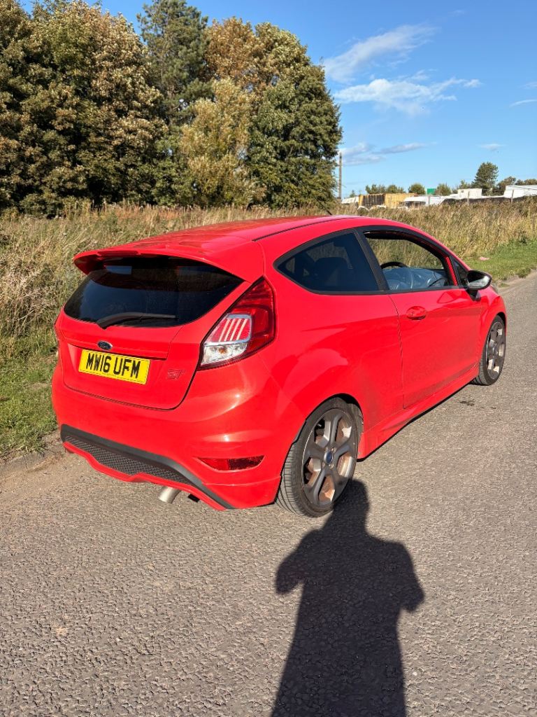 Ford, FIESTA, Hatchback, 2016, Manual, 1596 (cc), 3 doors