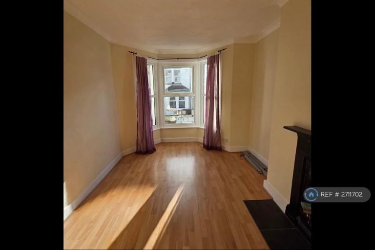 3 bedroom house in Cecil Road, Rochester, ME1 (3 bed) (#2711702)