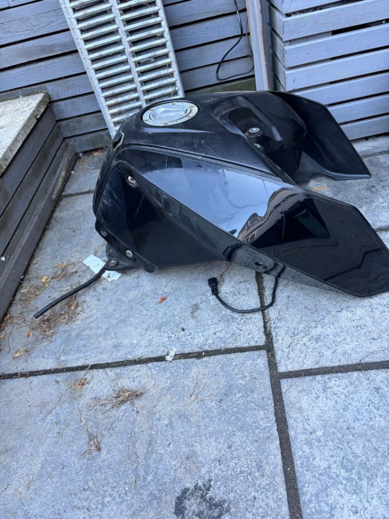 KTM 690 duke fuel tank