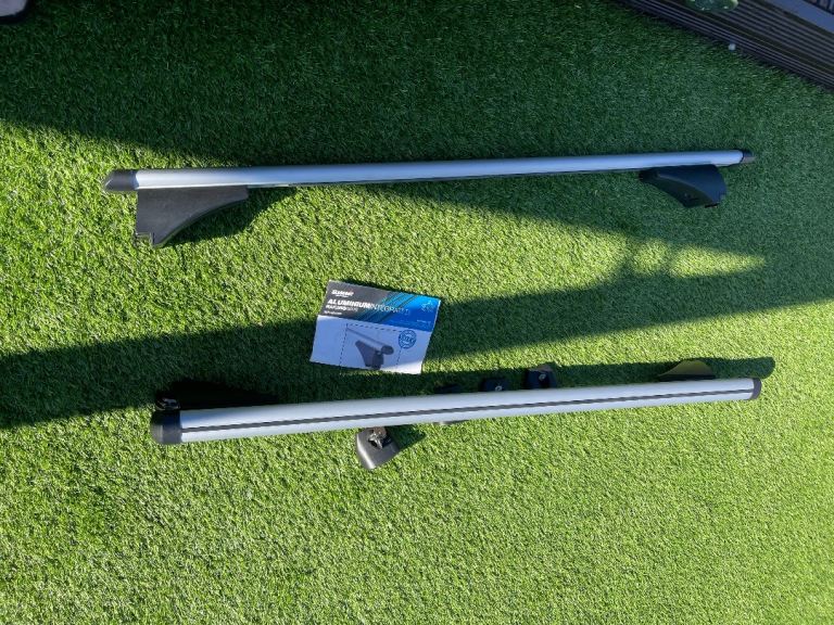 Roof Bars & Dog Guard Toyota Corolla Touring 