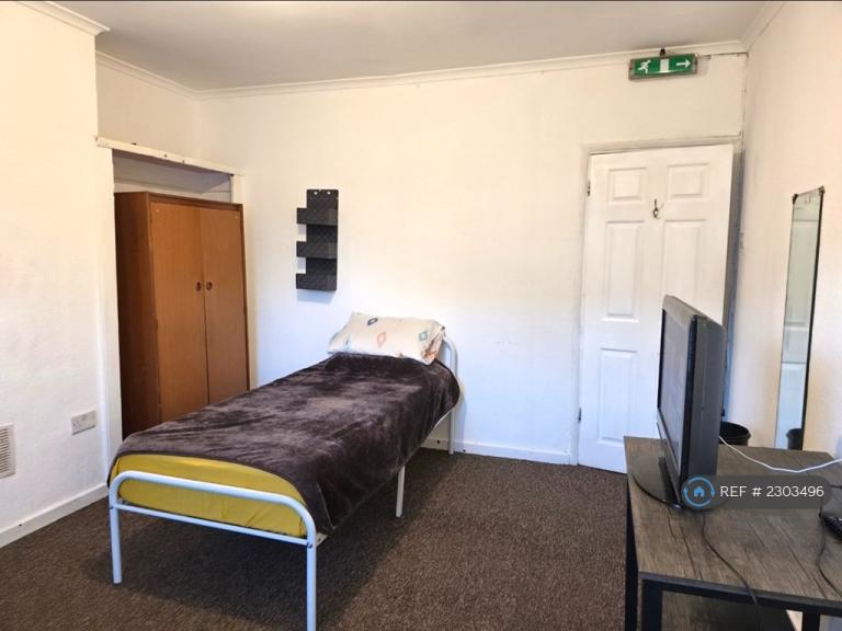 1 bedroom in Marsh Road, Luton, LU3 (#2303496)