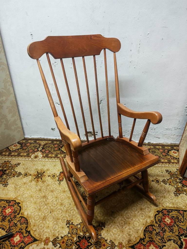 Rocking chair 