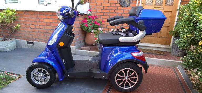 Green Power Class 3 8 MPH 4-Wheeled Electric Mobility Scooter - Blue - 77 miles
