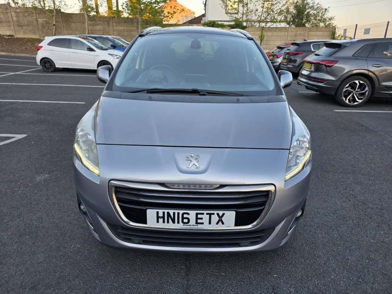 PEUGEOT 5008 1.6 BlueHDi Allure 2016